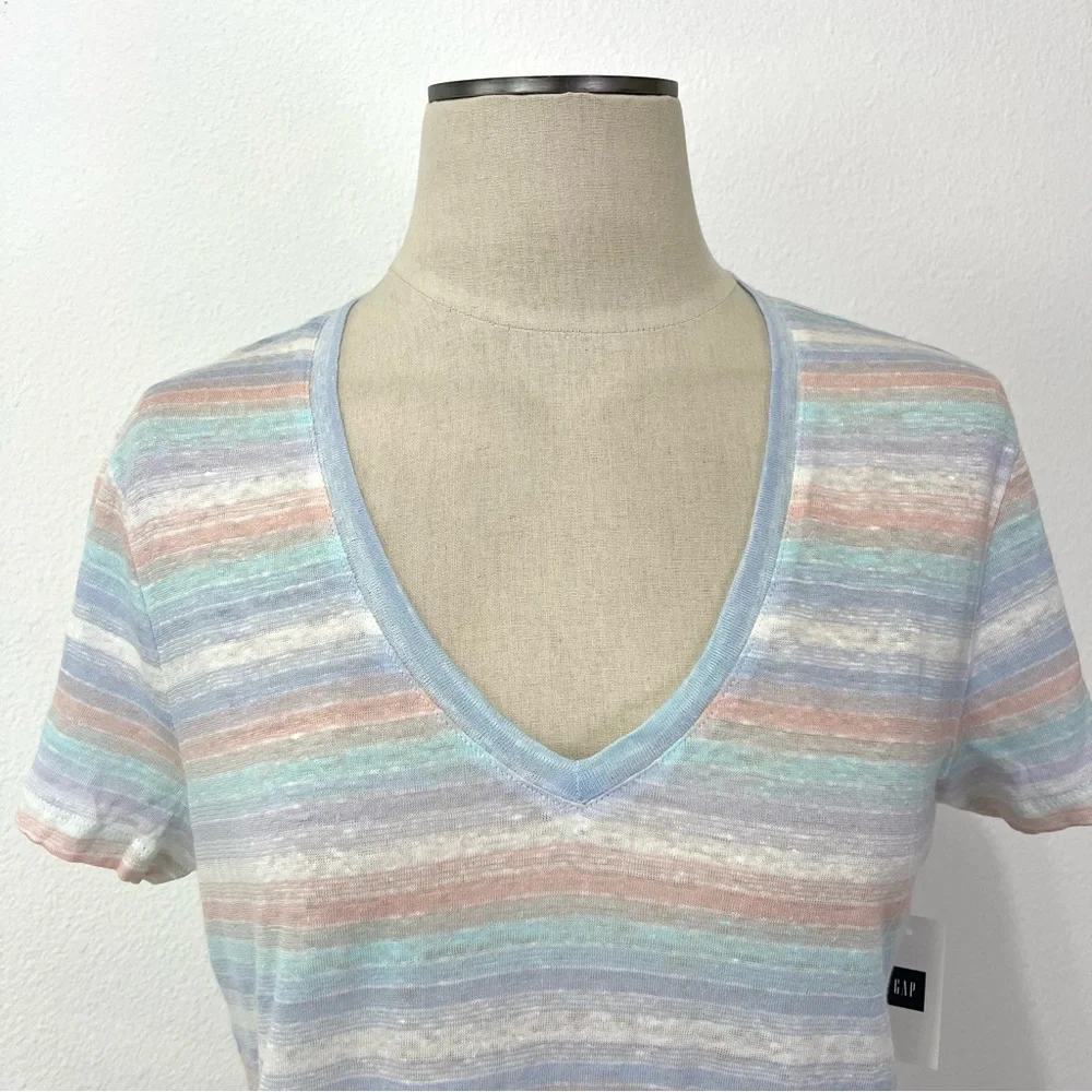 Gap- Linen Lightweight V Neck Multi Stripe Tee Size Medium. - Picture 2 of 9